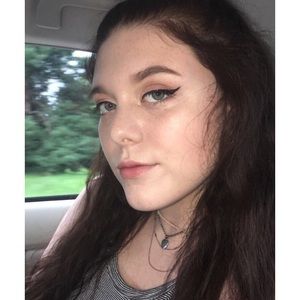 Meet your Posher, Katelyn